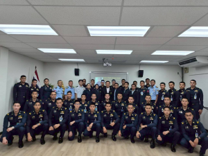 ศาสตราจารย์กิตติคุณ ดร.สุรพล วิรุฬห์รักษ์ (ราชบัณฑิต) ให้เกียรติมาบรรยาย  ในหัวข้อ “ขนบธรรมเนียม ประเพณี วัฒนธรรม และวิถีชีวิตไทย”  ให้แก่ นทน.หลักสูตรภาษาไทยฯ และ นทน.ศิษย์การบินฯ 